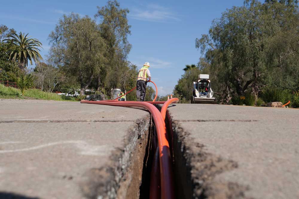 Micro Trench Installations تركيبات الخندق الصغيرة