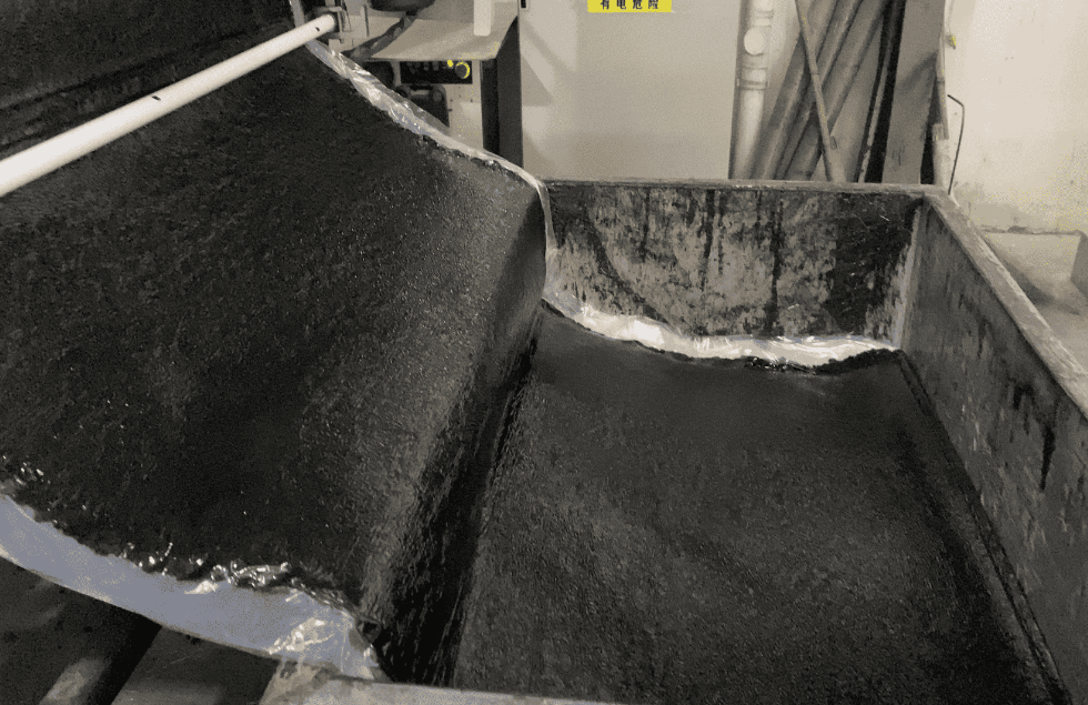 مزايا غرفة الوصول إلى كابل المواد SMC(2)