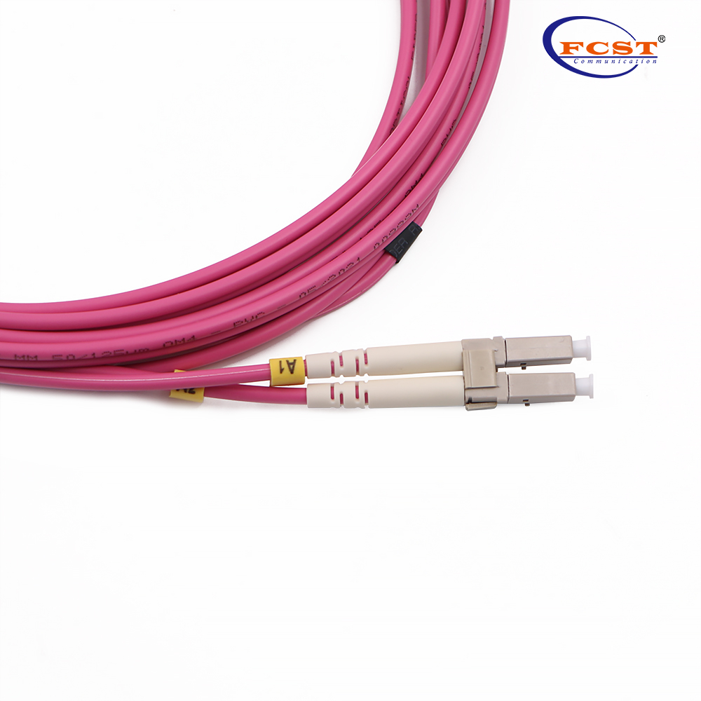 LCUPC-LCUPC دوبلكس OM4 3.0 مم 2 م PVC Patchcord