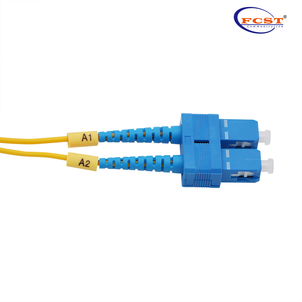 SCUPC-LCUPC دوبلكس أحادي الوضع 3.0 مم 2 م PVC Patchcord