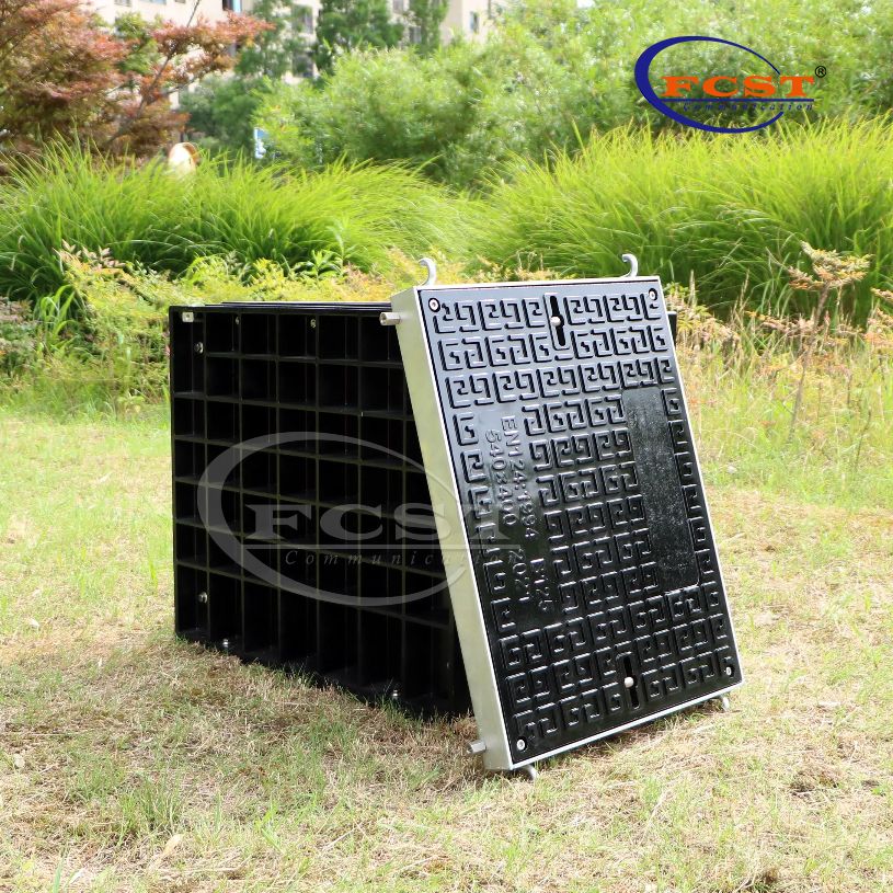 Telecom Manole Composite Jooms for Cable Complication