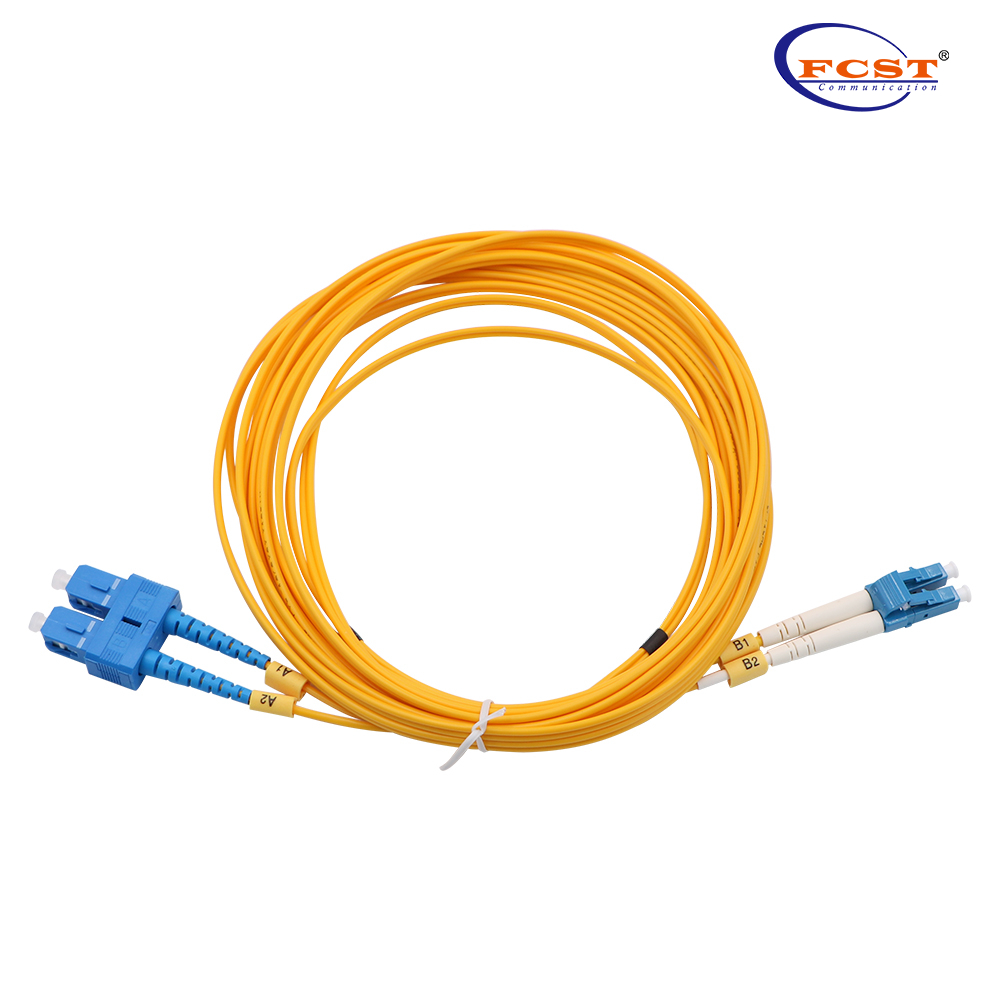 SCUPC-LCUPC دوبلكس أحادي الوضع 3.0 مم 2 م PVC Patchcord