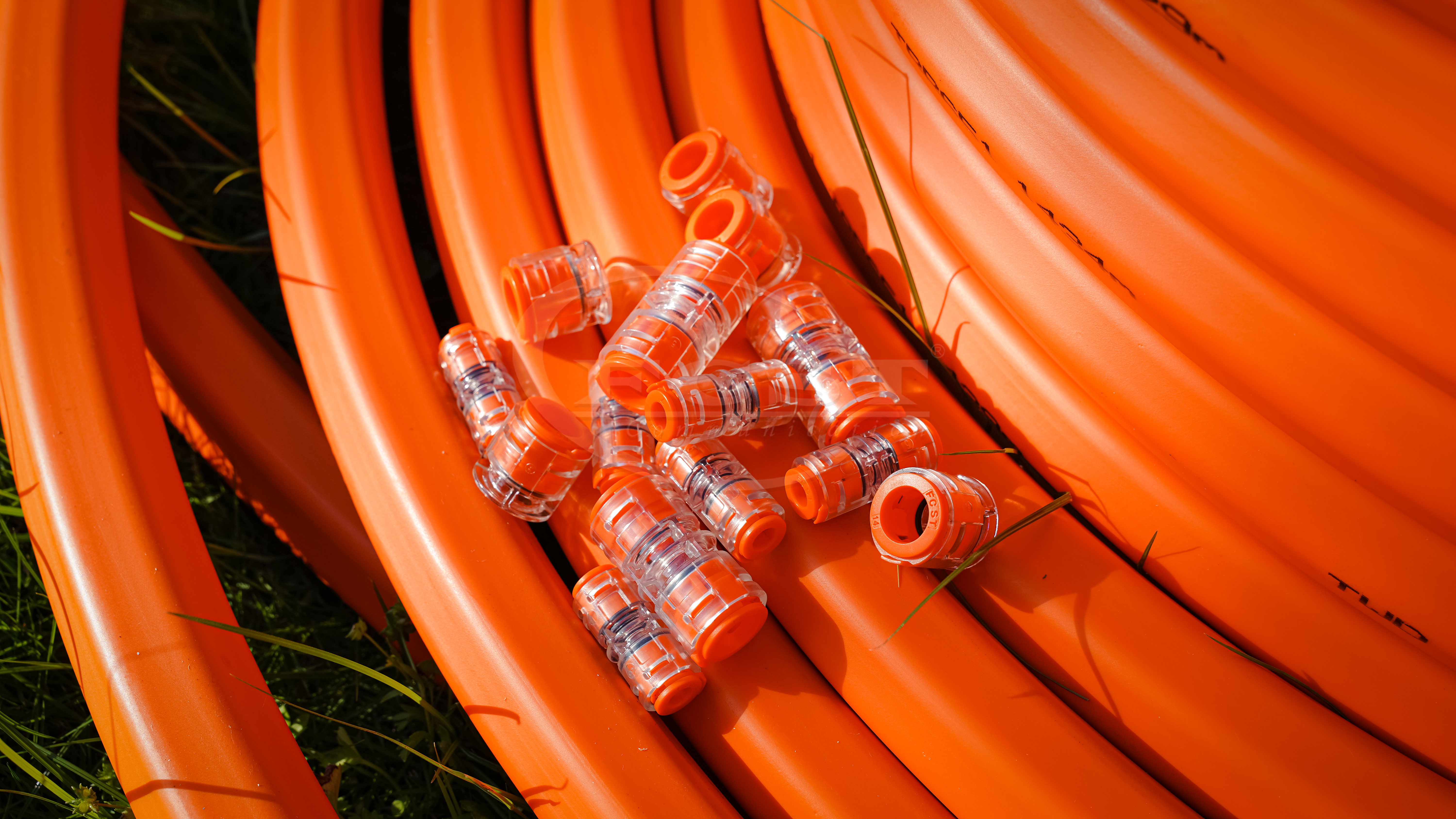 15 جول تأثير microduct Connector.jpg